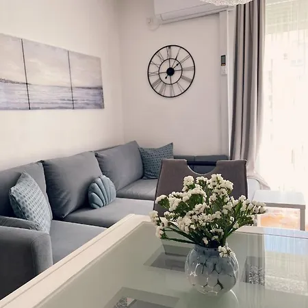 Emili Apartment *